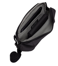 Carica l'immagine nel visualizzatore di Gallery, BORSELLO A TRACOLLA UCON ACROBATIC NERO BLS00096