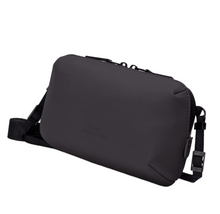 Carica l'immagine nel visualizzatore di Gallery, BORSELLO A TRACOLLA UCON ACROBATIC NERO BLS00096