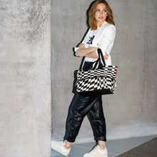 Carica l&#39;immagine nel visualizzatore di Gallery, BORSA SHOPPER  REISENTHEL BDT00029 NERO-BIANCO
