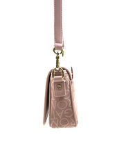 Carica l&#39;immagine nel visualizzatore di Gallery, Borsa a tracolla GATTINONI ROMA rosa modello 8529 in tessuto PU con logo all over e tracolla regolabile laterale


