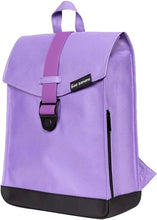 Carica l&#39;immagine nel visualizzatore di Gallery, Zaino BOLD BANANA modello Envelope in tessuto lavanda con chiusura a fibbia e fondo rinforzato nero – zaino unisex dal design moderno e impermeabile
